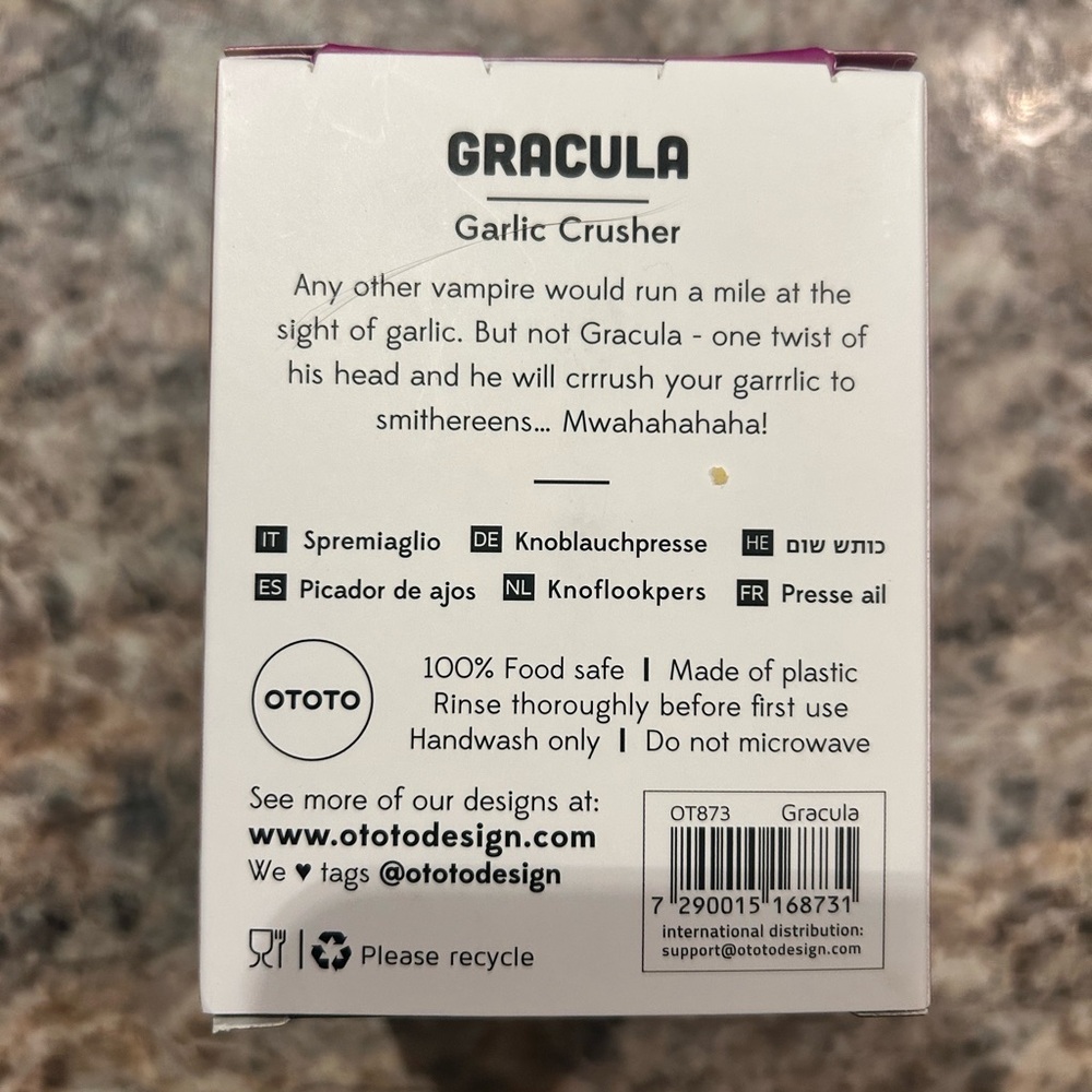 Gracula Garlic Crusher - Black and White - Picture 2 of 4